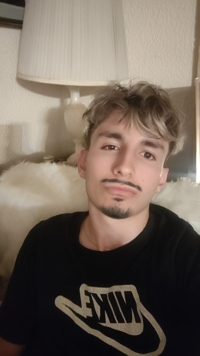 Profil von Helory, 24 Jahre, Gay in Hambuch (Rheinland-Pfalz)