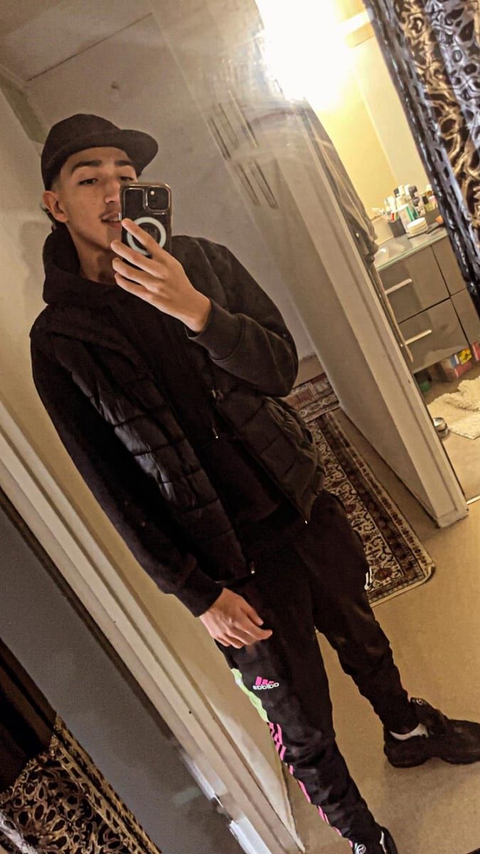 Profil von Abdelazize, 23 Jahre, Gay in Herschberg (Rheinland-Pfalz)
