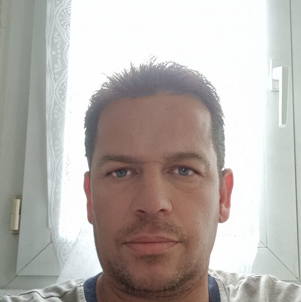 Profil von Abdeljallil, 42 Jahre, Gay in Falkenstein (Rheinland-Pfalz)