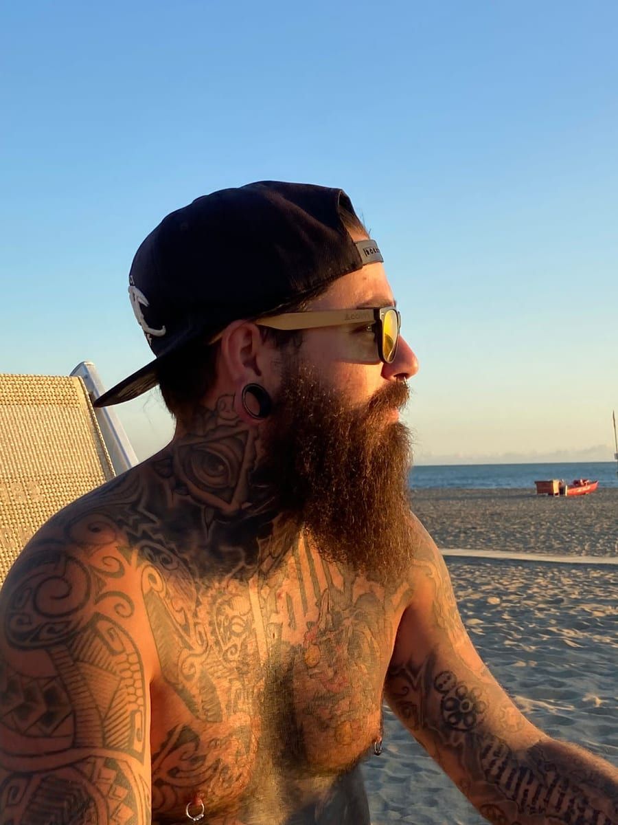 Profil von Madenn, 43 Jahre, Gay in Datzeroth (Rheinland-Pfalz)