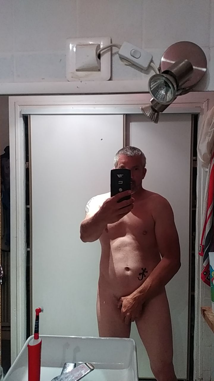 Profil von Giles, 31 Jahre, Gay in Ditscheid (Rheinland-Pfalz)