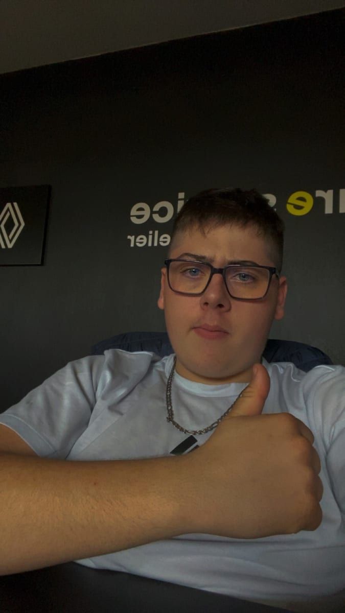 Profil von Ide, 23 Jahre, Gay in Deesen (Rheinland-Pfalz)