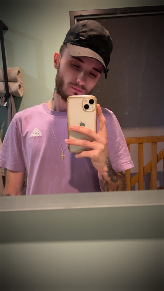 Profil von Médéric, 24 Jahre, Gay in Herschbroich (Rheinland-Pfalz)